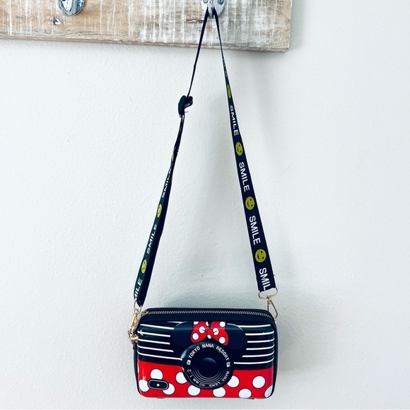 NWT Minnie Mouse Crossbody Zippered Purse Wristlet - Picture 3 of 7